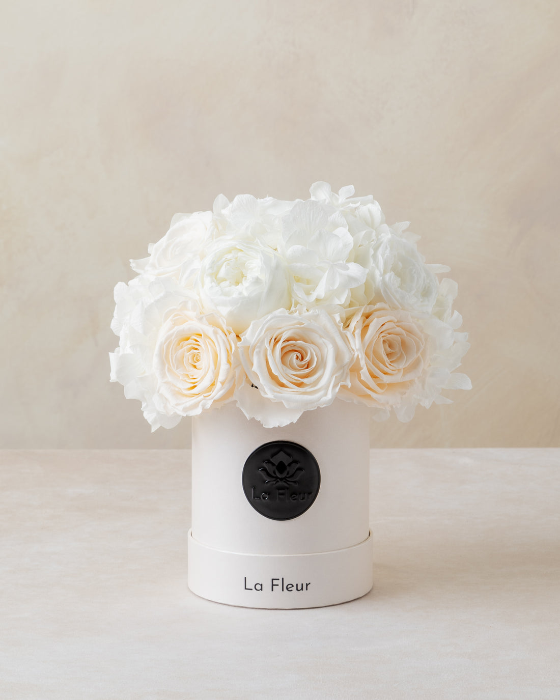 Jardin Petite Dome - White by La Fleur Lifetime Flowers