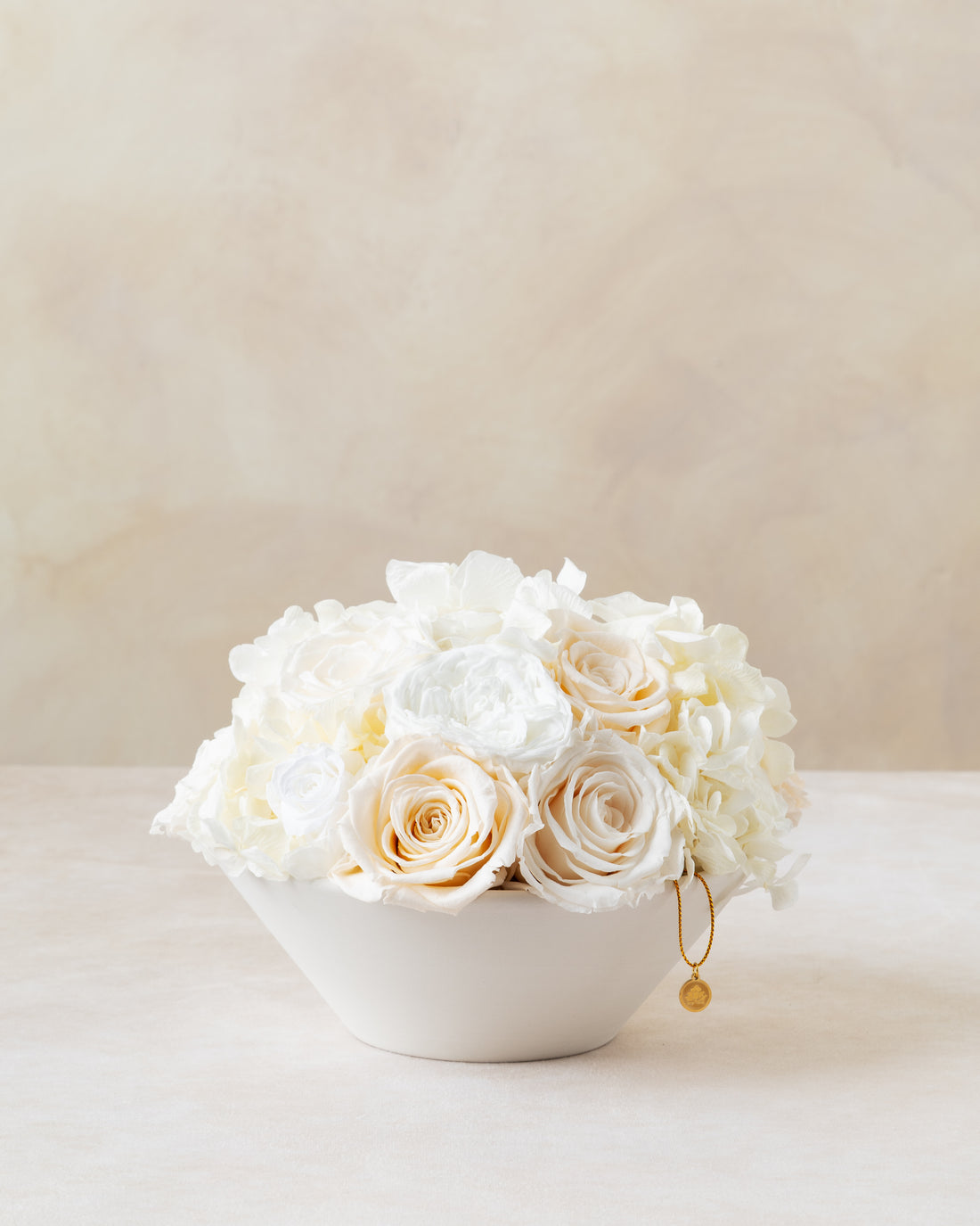 Jardin Bowl - White by La Fleur Lifetime Flowers