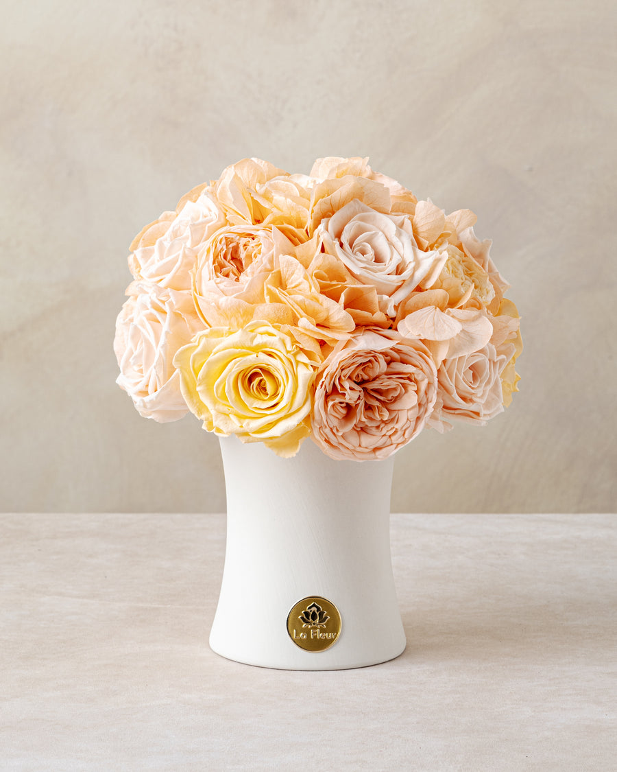 Creme Jardin Petite Dôme - Peach by La Fleur Lifetime Flowers