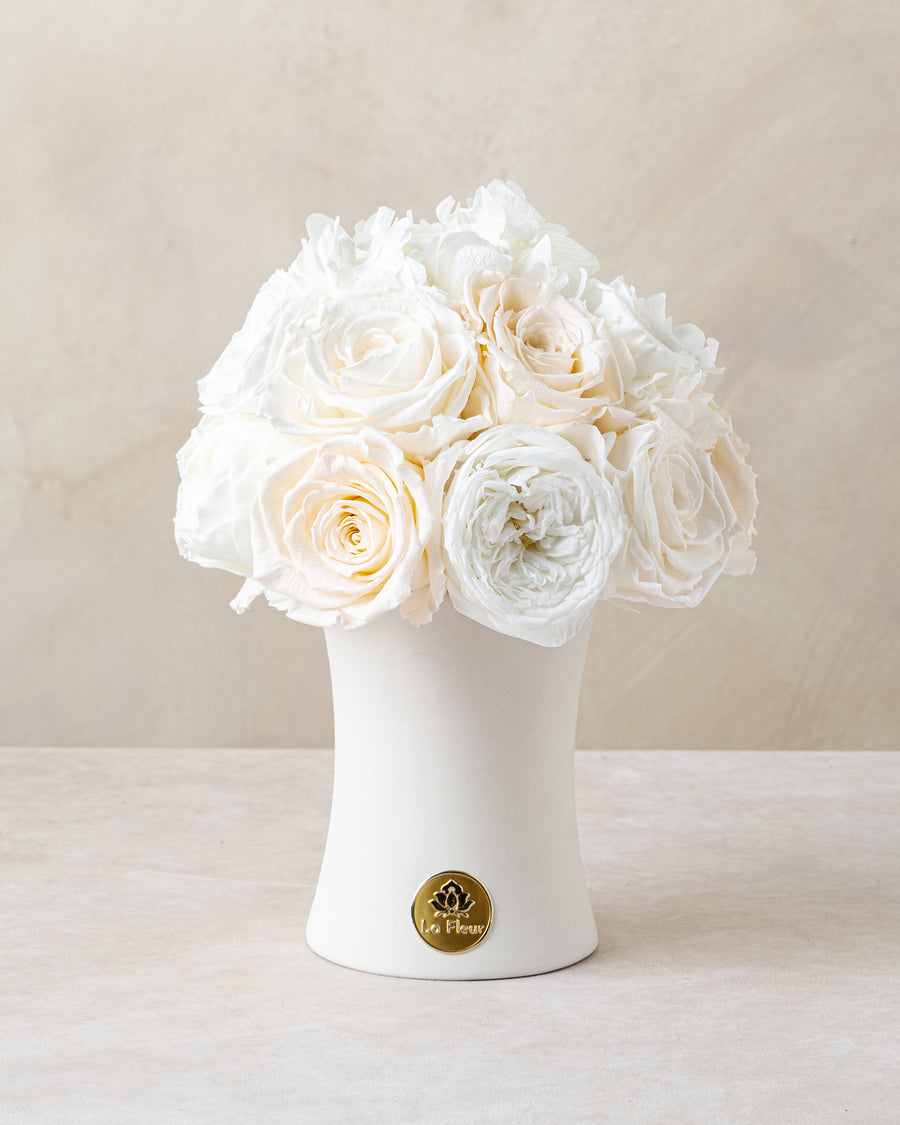 Creme Jardin Petite Dôme - White by La Fleur Lifetime Flowers