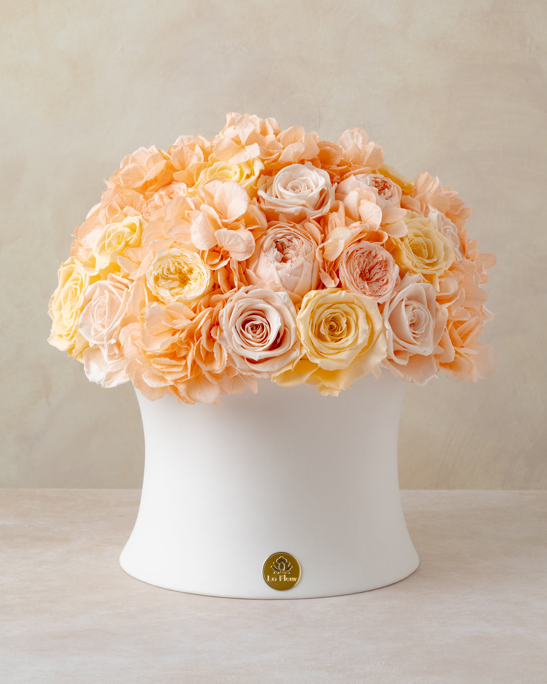 Creme Jardin Dôme - Peach by La Fleur Lifetime Flowers